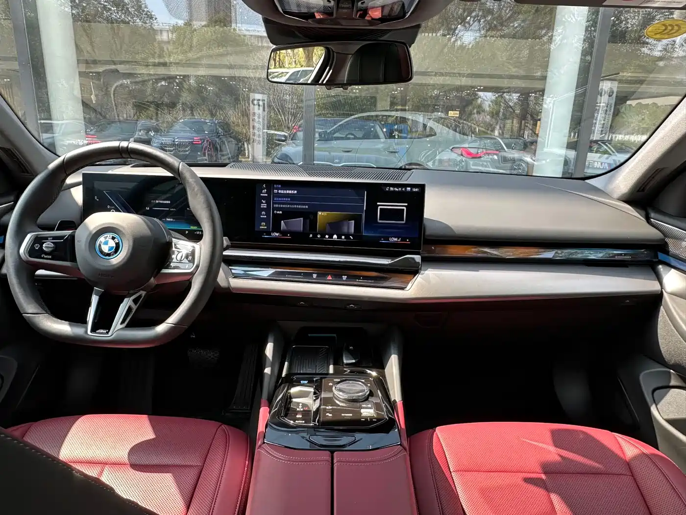 BMW I5