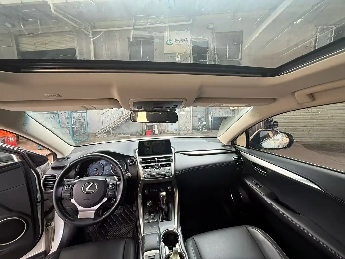 Lexus NX 2018 Model 300h FWD Fengshang Edition China V фото 7