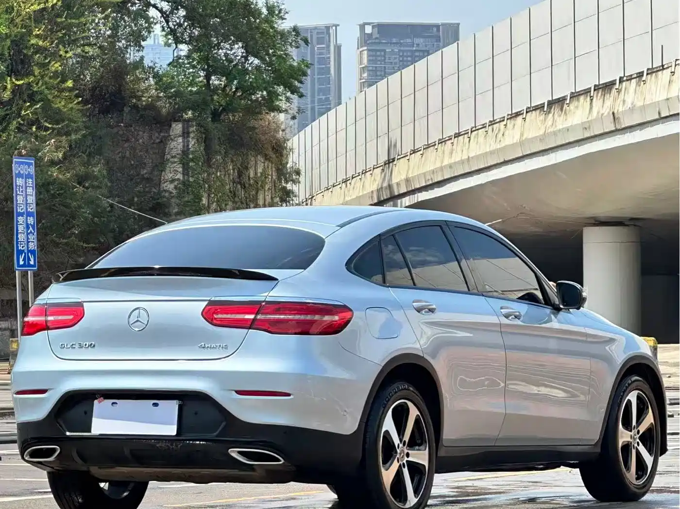 Mercedes-Benz GLC Coupe 2017 GLC 200 4MATIC Coupe SUV фото 11