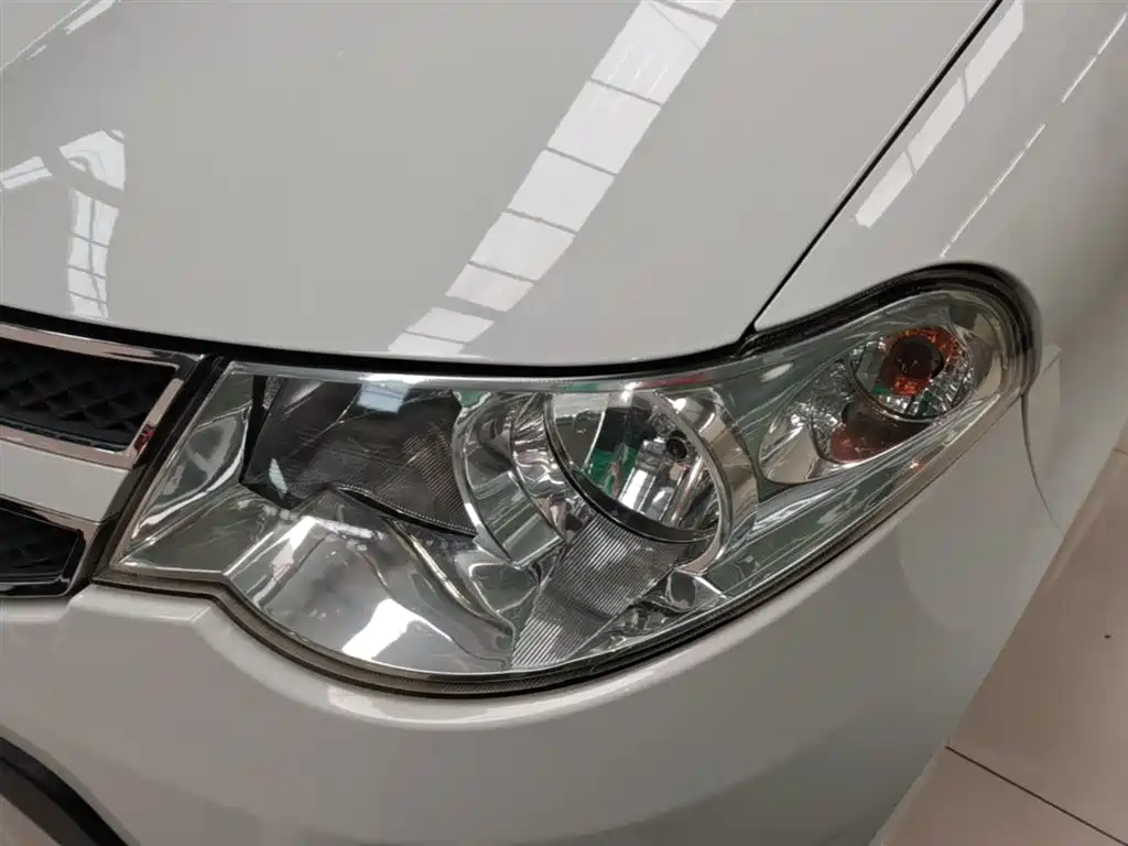 Wuling Motors Wuling Hongguang 2015 2014 1.5L S Luxury