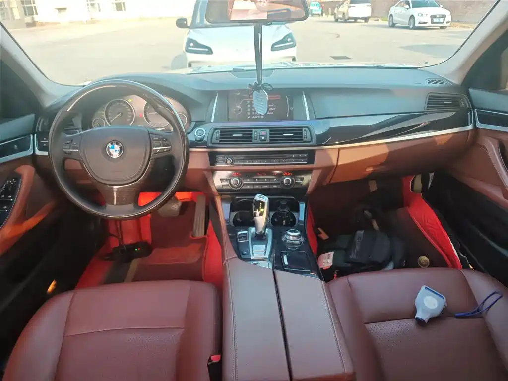 BMW 5 Series 2014 520Li Elegance фото 10