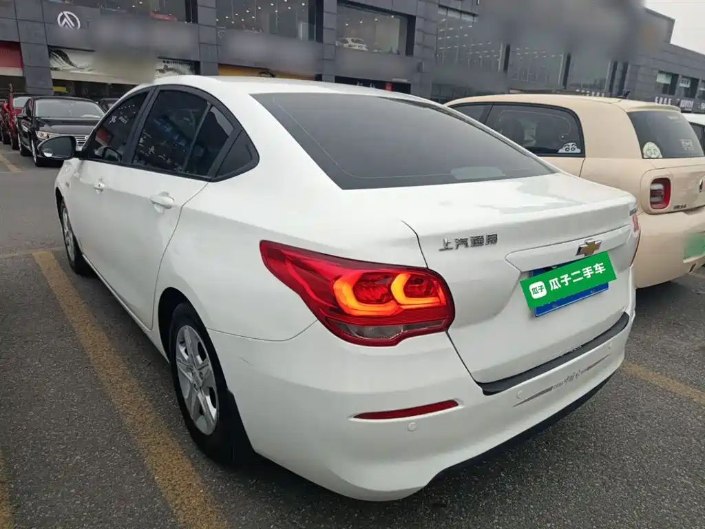 Chevrolet Cavalier 2016 1.5L Automatic Enjoyment Edition фото 5