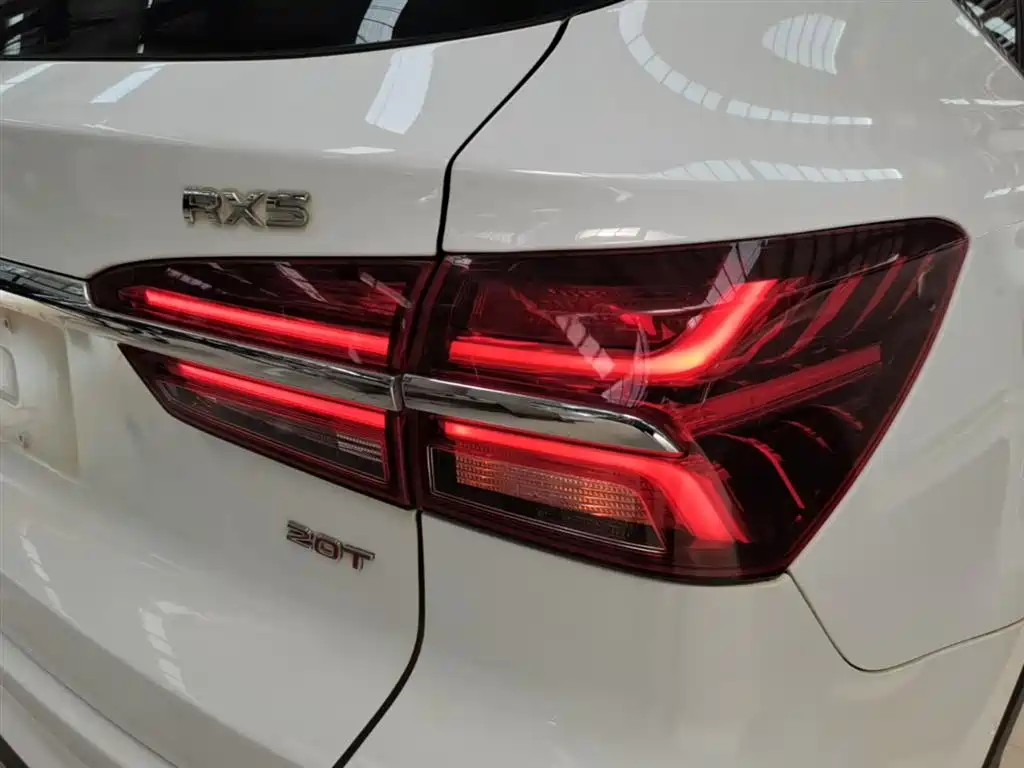 Фото 8 - Roewe RX5