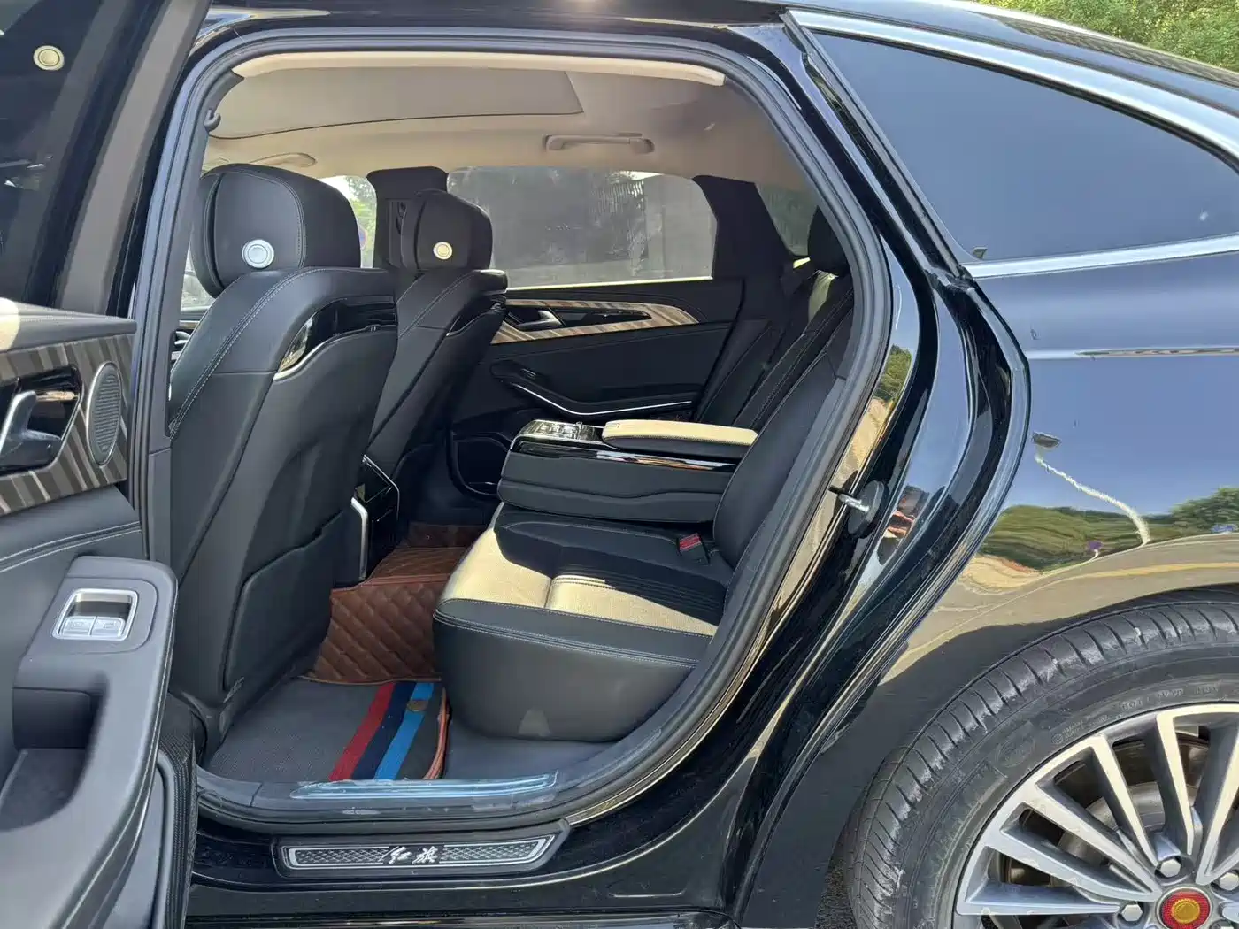 Hongqi H9 2020 2.0T Smart Connection Qi Xiang Edition фото 5