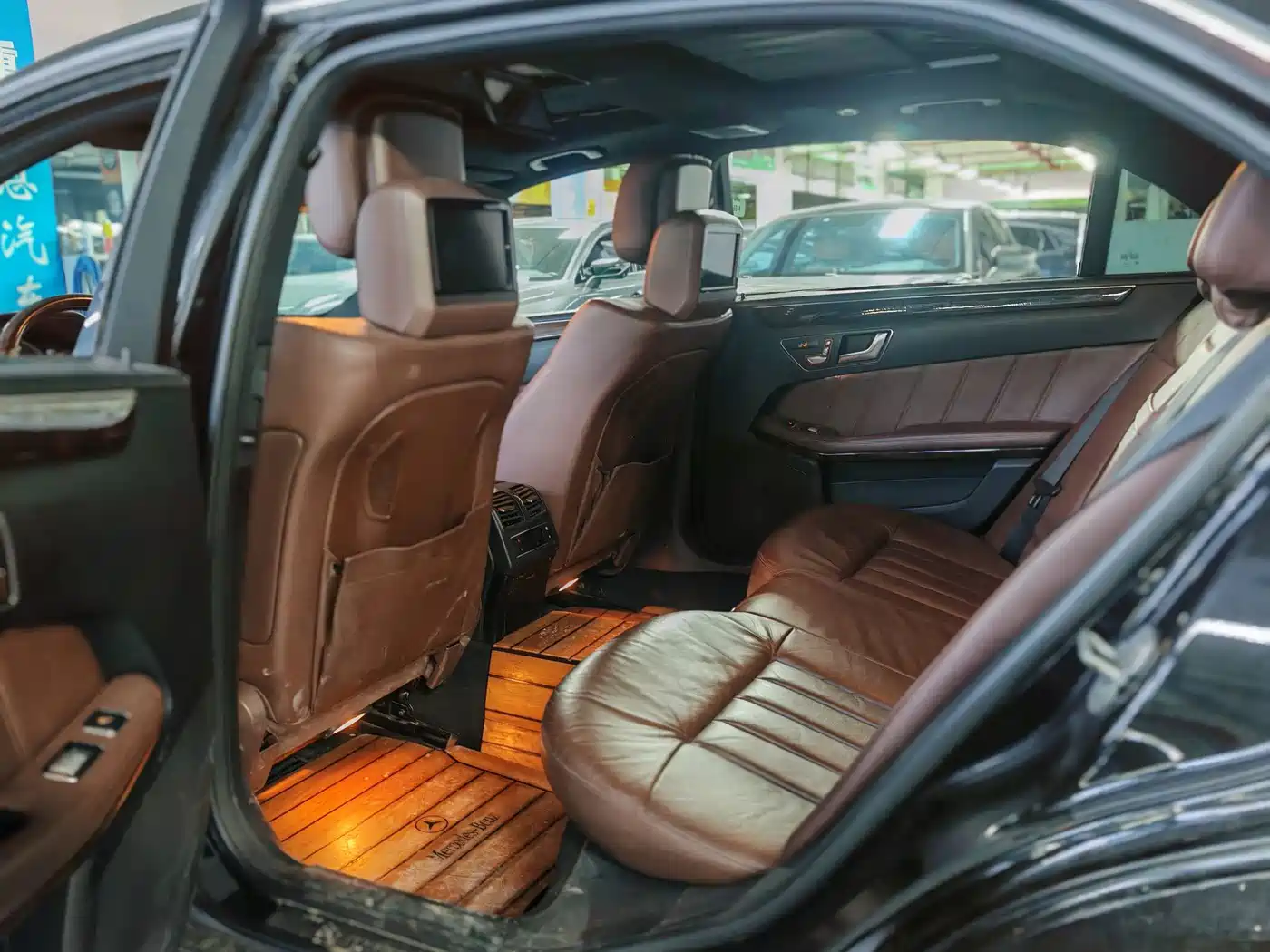 Фото 9 - Mercedes-Benz E-Class