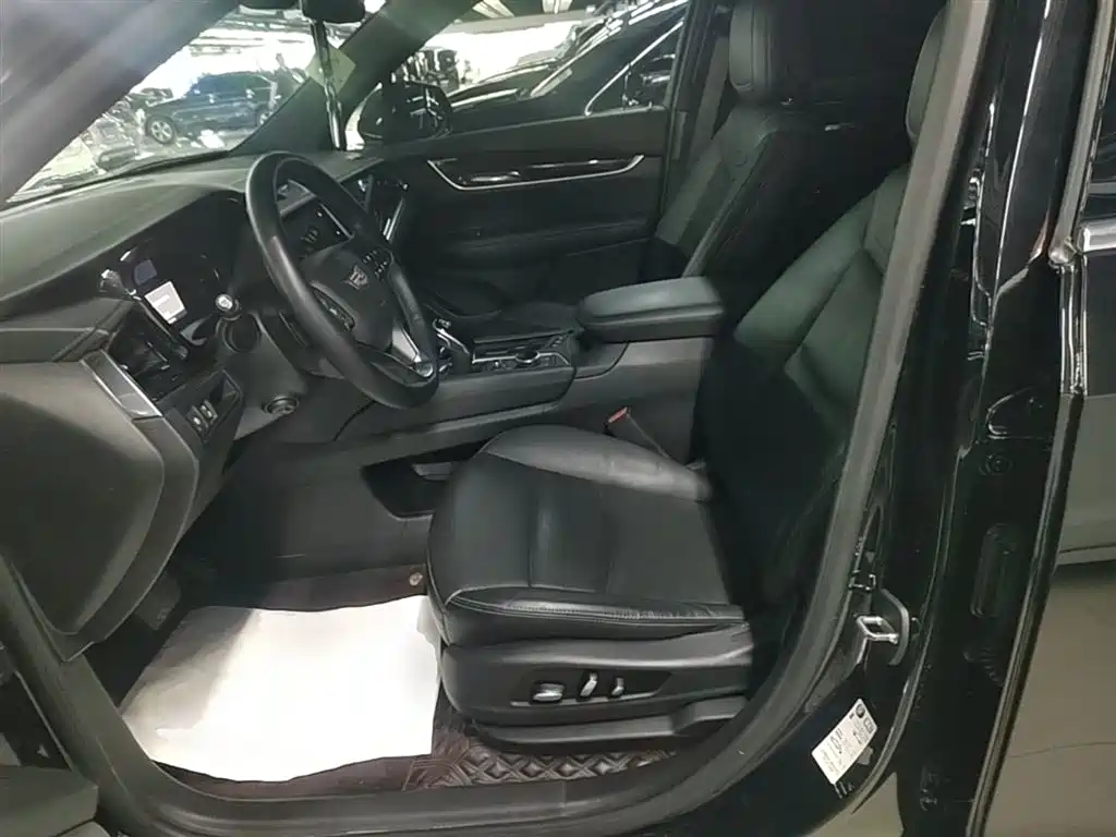 Cadillac XT6 2021 2.0T 6-seater 4WD Luxury фото 15
