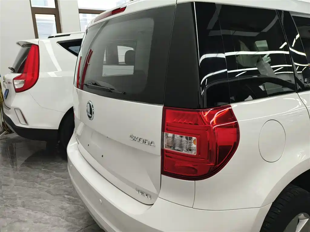 Škoda Yeti 2016 1.4TSI DSG Forward Edition фото 6
