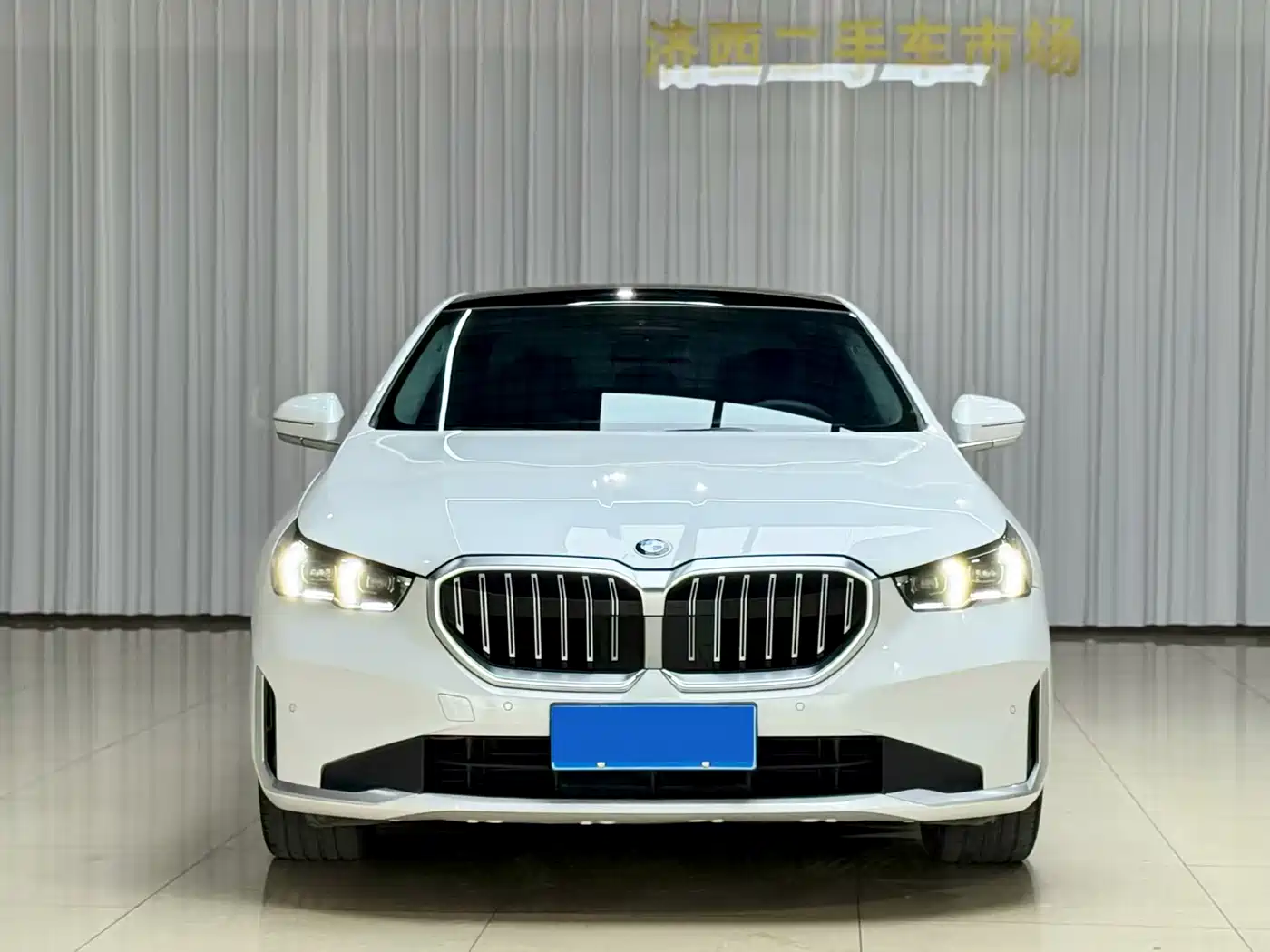 BMW 5 Series 2024 525Li Luxury Package фото 3