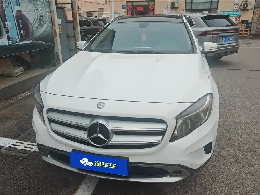 Mercedes-Benz GLA 2015 GLA 200 Dynamic фото 2
