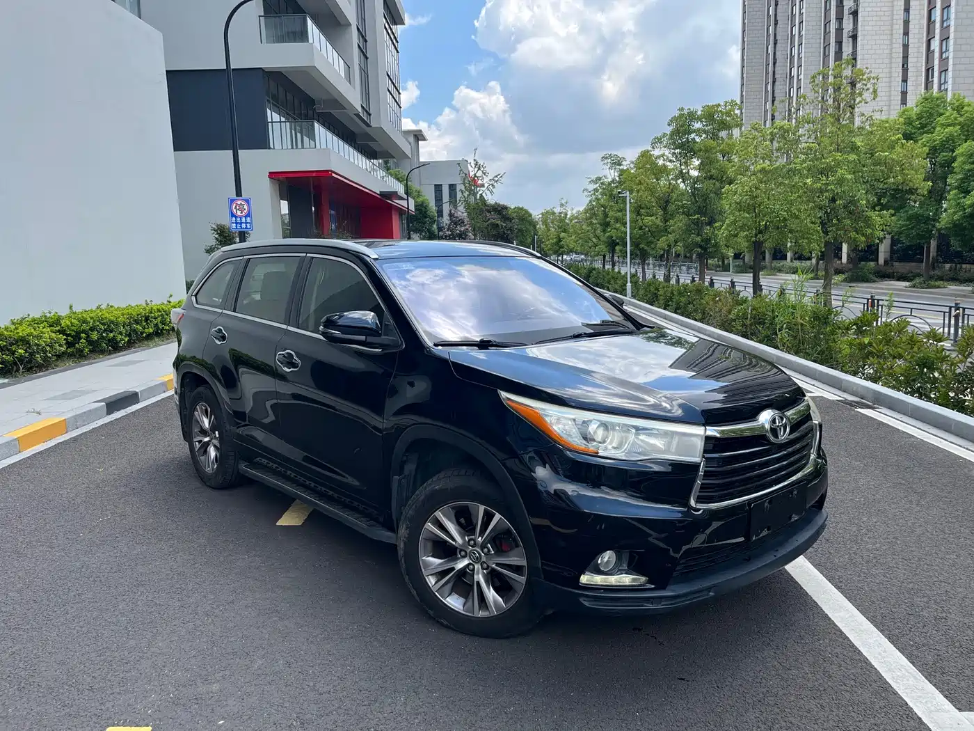 Фото 17 - Toyota Highlander