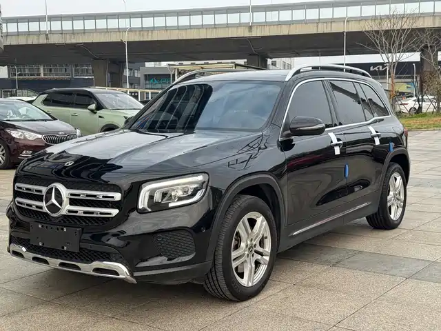 MERCEDES-BENZ GLB