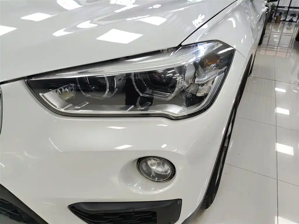 BMW X1 2016 sDrive18Li Premium Model фото 24