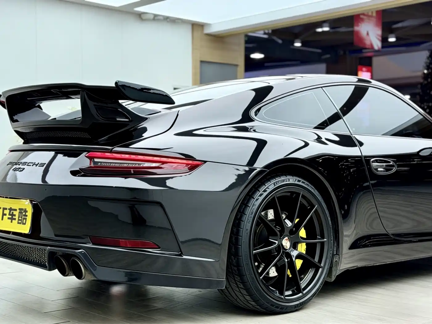 Porsche 911 2013 Carrera 4 3.4L фото 8