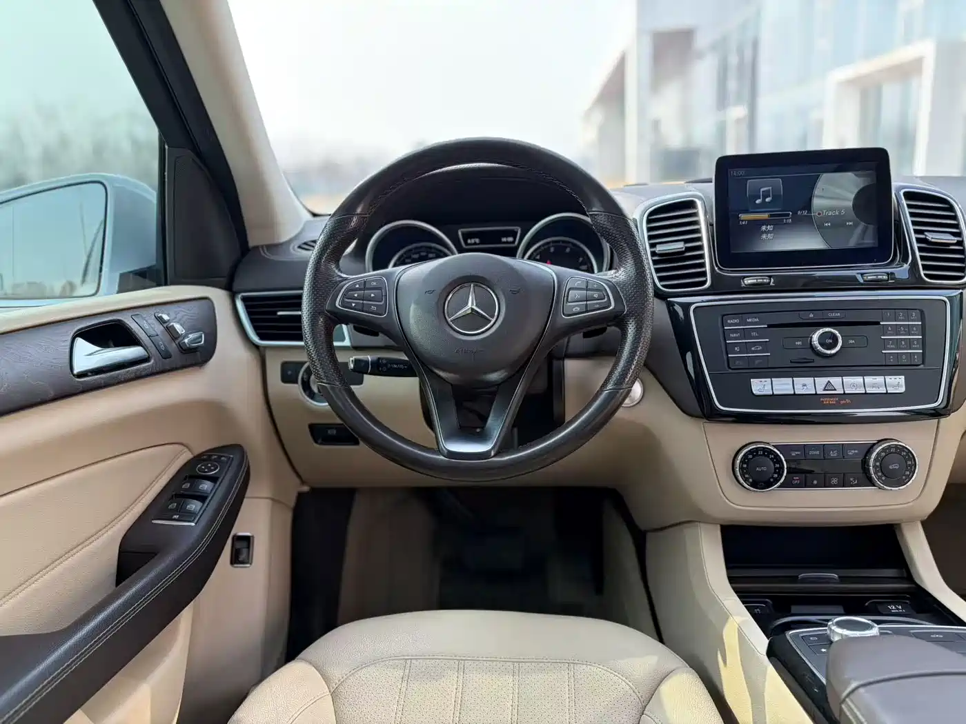 Mercedes-Benz GLE 2017 GLE 400 4MATIC фото 16