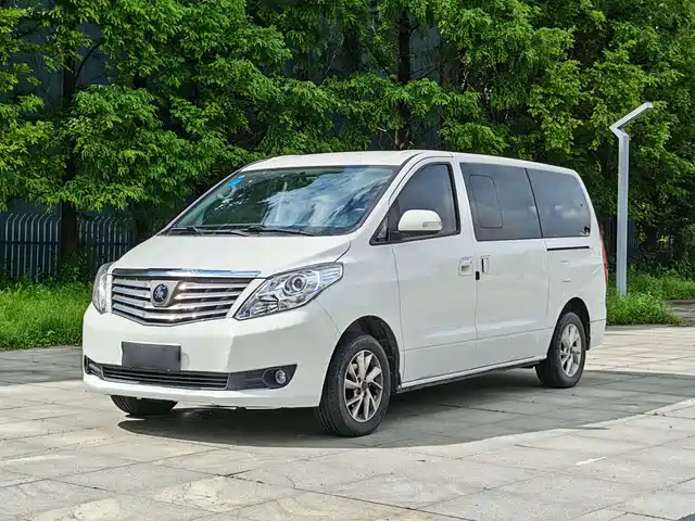 Dongfeng Fengxing Lingzhi PLUS 2021 2.0L Manual Luxury CNG 7-Seater