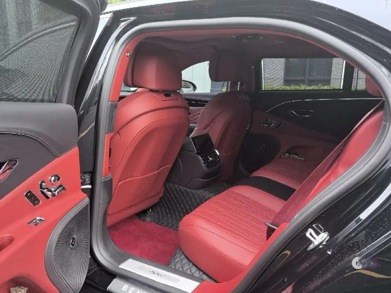 BENTLEY FLYING SPUR PLUG IN HYBRID