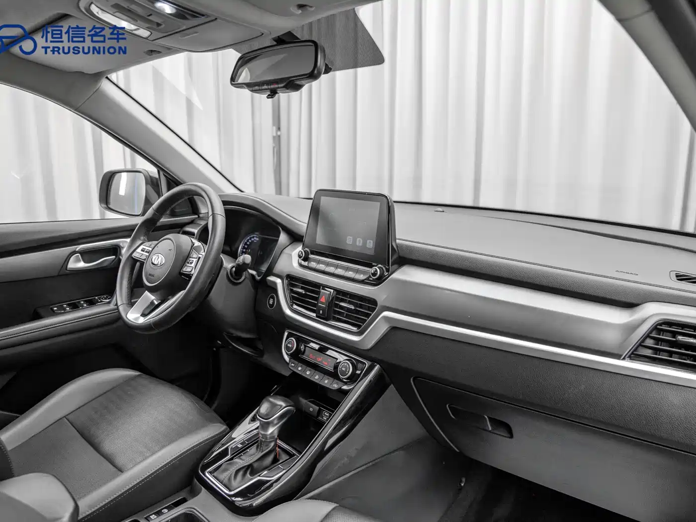 Kia Sportage 2019 2.0L Automatic Smart Luxury Edition фото 14