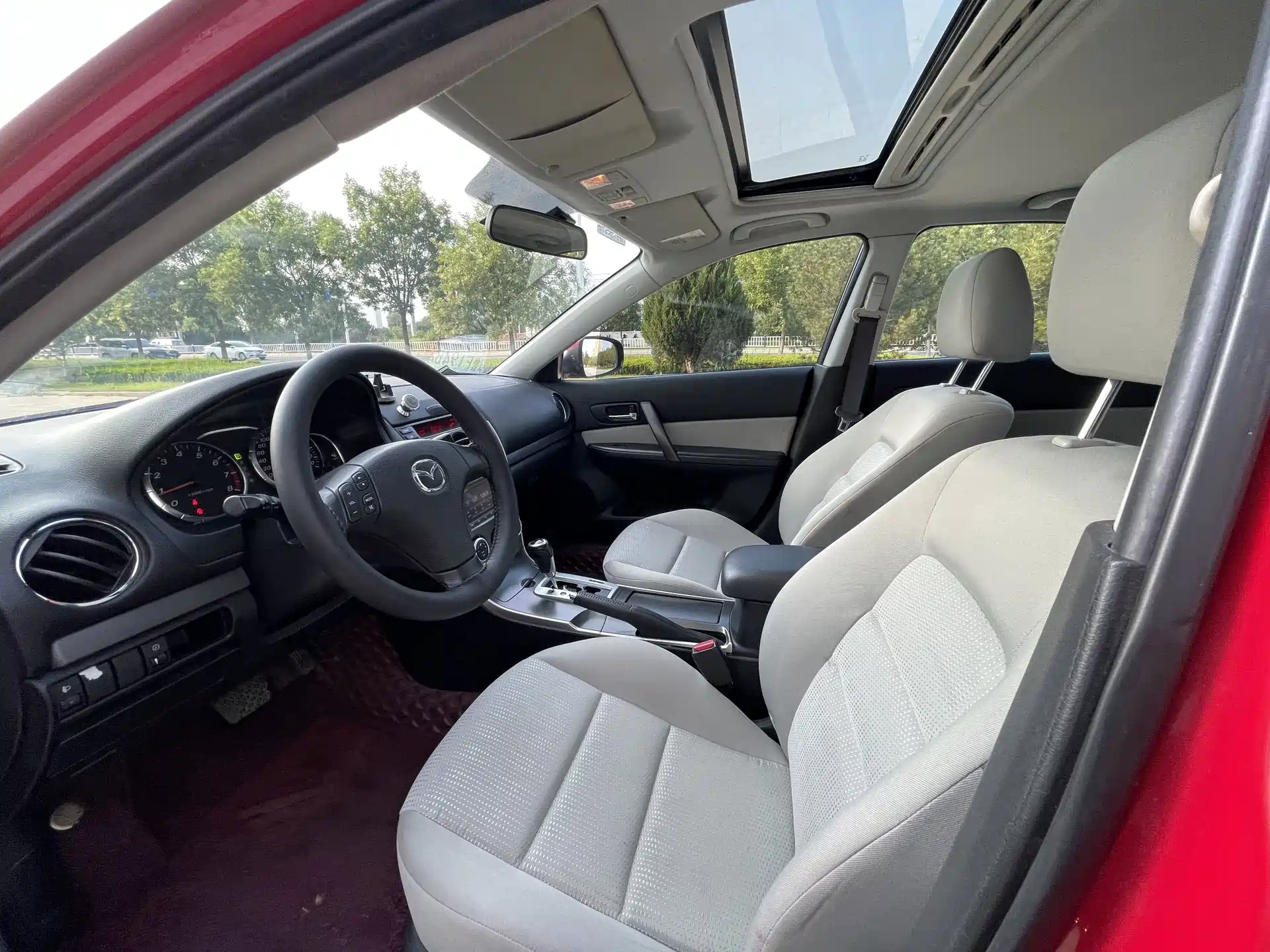 Photo 8 - Mazda 6