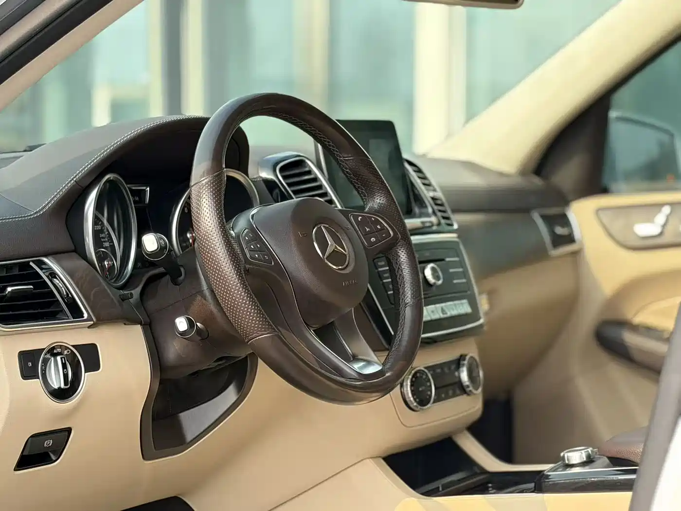 Mercedes-Benz GLE 2017 GLE 400 4MATIC фото 11