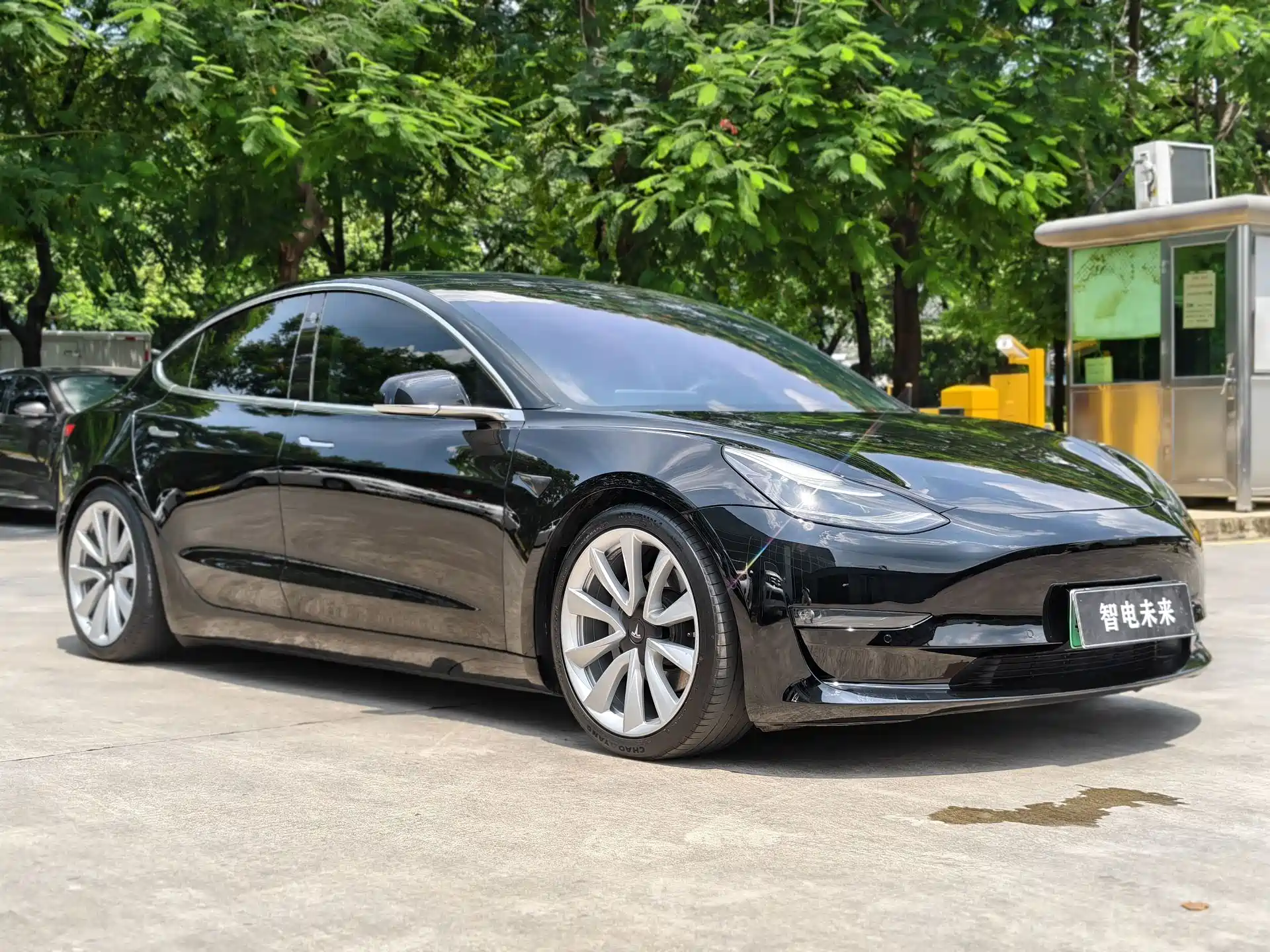Фото 3 - Tesla Model 3