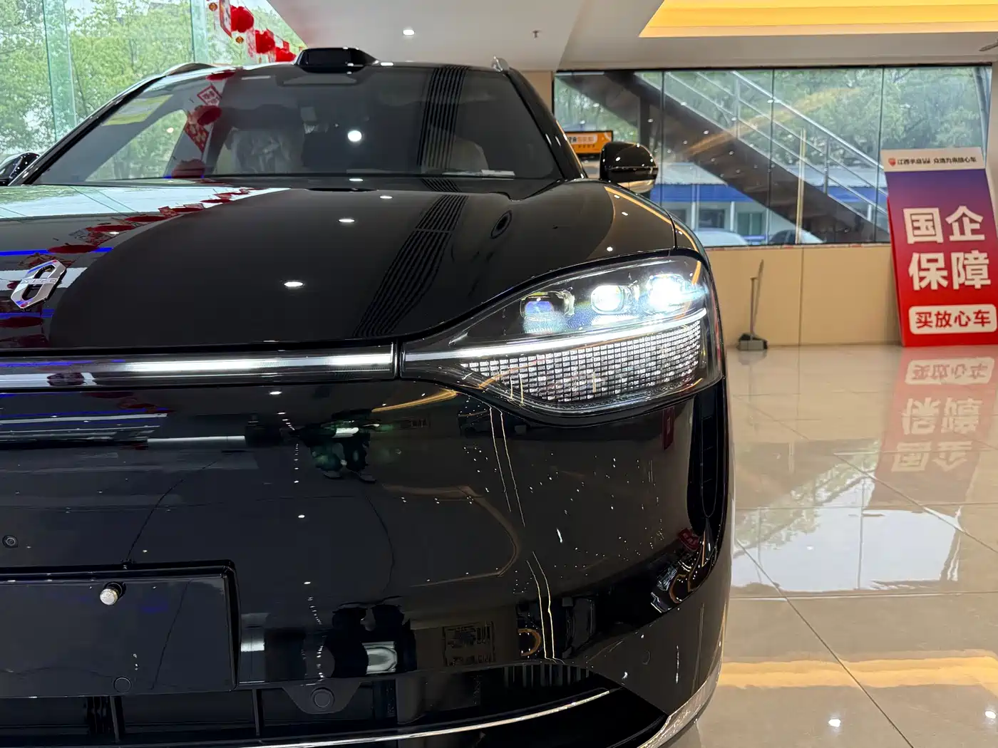 AITO Wenjie AITO M9 2024 Model Extended Range Ultra Edition 52kWh 5-Seater фото 4