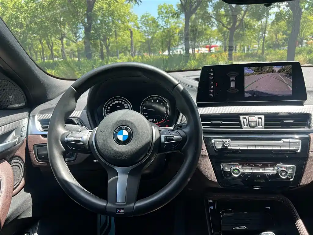 Photo 9 - BMW X2