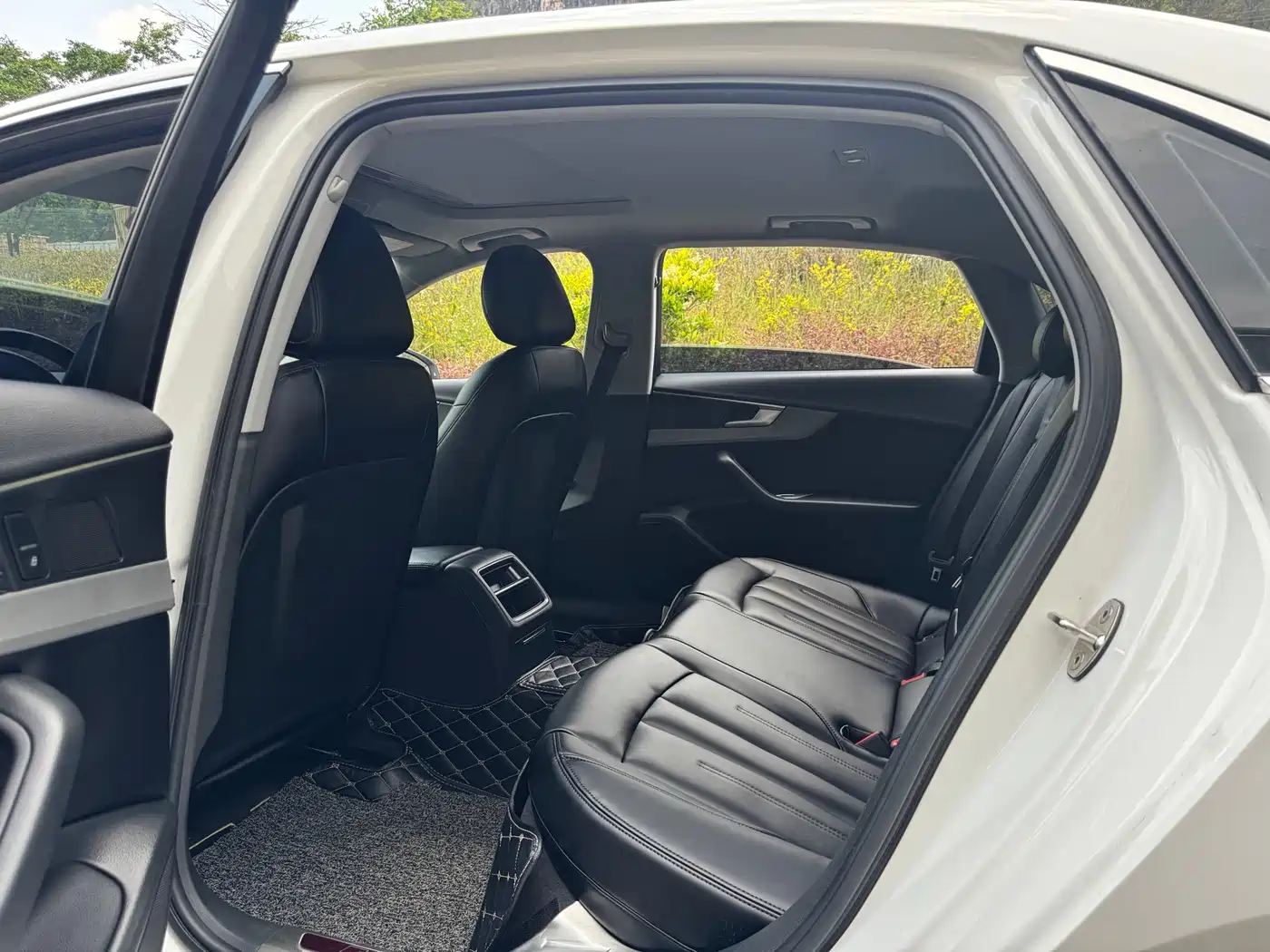Audi A4L 2017 40 TFSI Progressive фото 4