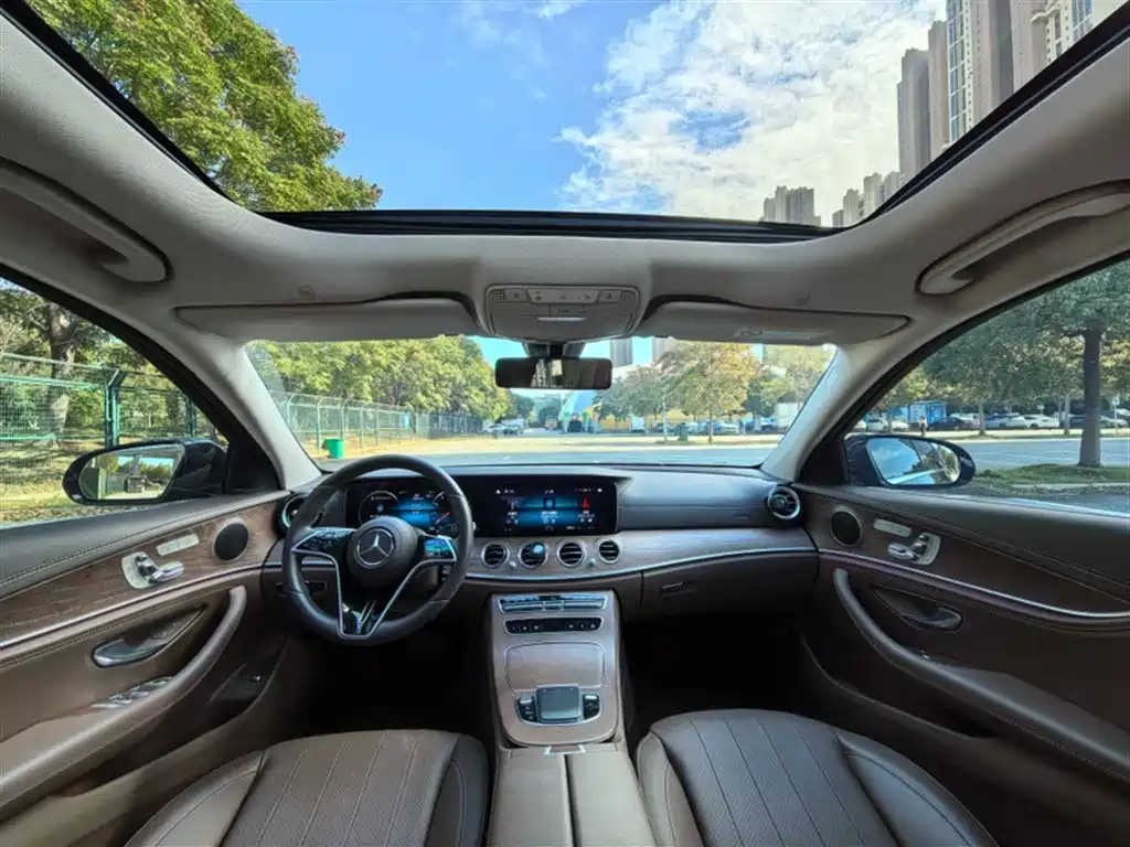 Mercedes-Benz E-Class 2023 E 300 L Sport Fashion фото 15