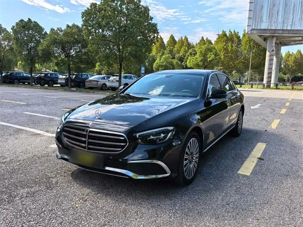 Mercedes-Benz E-Class 2023 E 300 L Sport Fashion фото 2