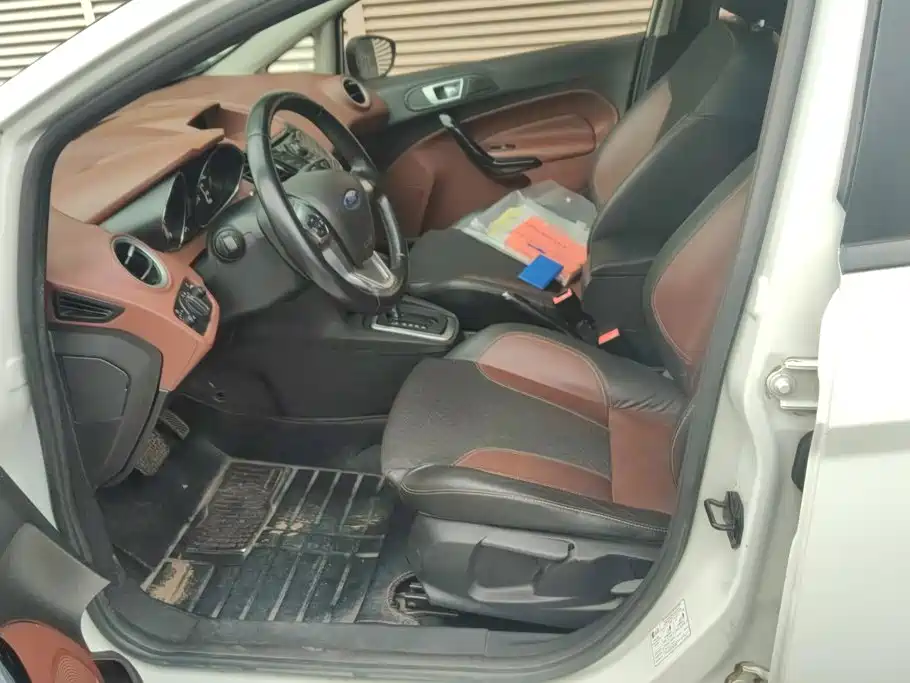 Фото 9 - Ford Fiesta