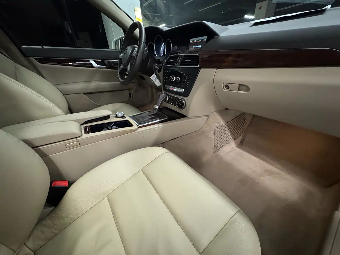 Mercedes-Benz C-Class 2013 C 260 Elegance Grand Edition фото 9