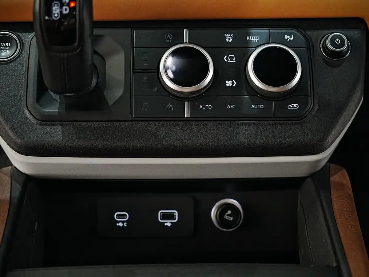 Land Rover Defender 2024 110 3.0T P400 X-DYNAMIC HSE фото 20