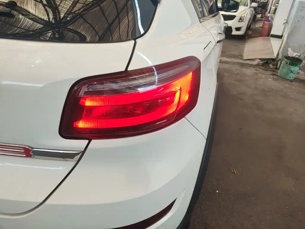 Qoros 3 2016 2016 Urban SUV 1.6T Automatic Zhizhen
