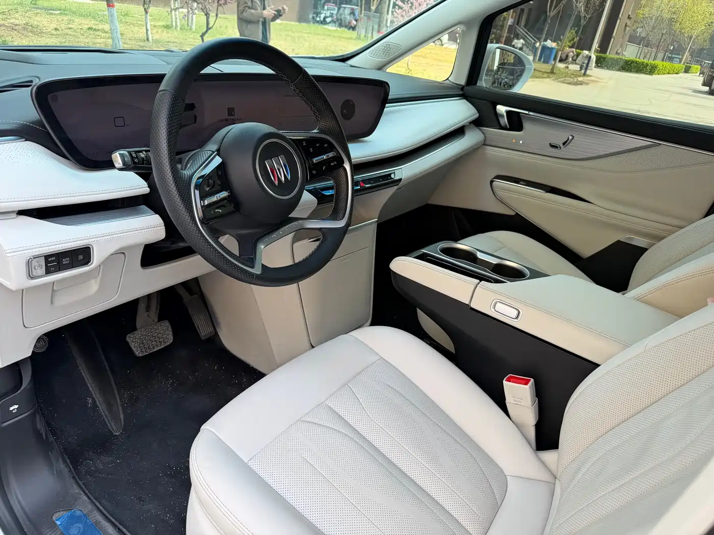 BUICK GL8 NEW ENERGY