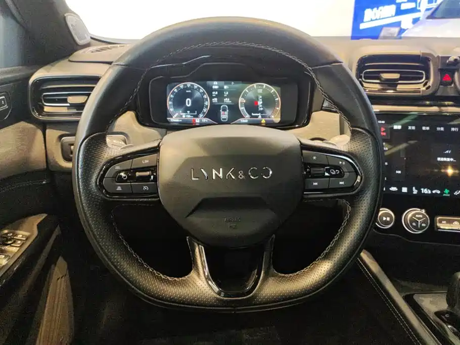 Lynk & Co 03 2022 2.0TD DCT Power Pro фото 15