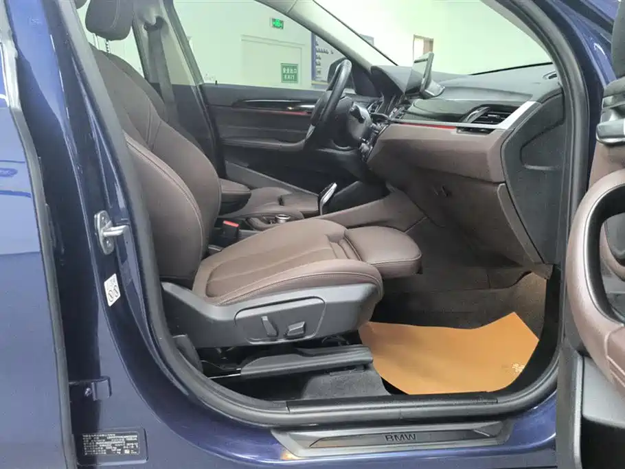 BMW X1 2020 sDrive25Li Leading Model фото 8