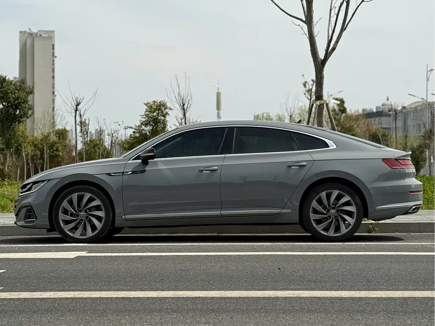 Volkswagen FAW-Volkswagen CC 2023 380TSI Eye-catching Edition фото 4