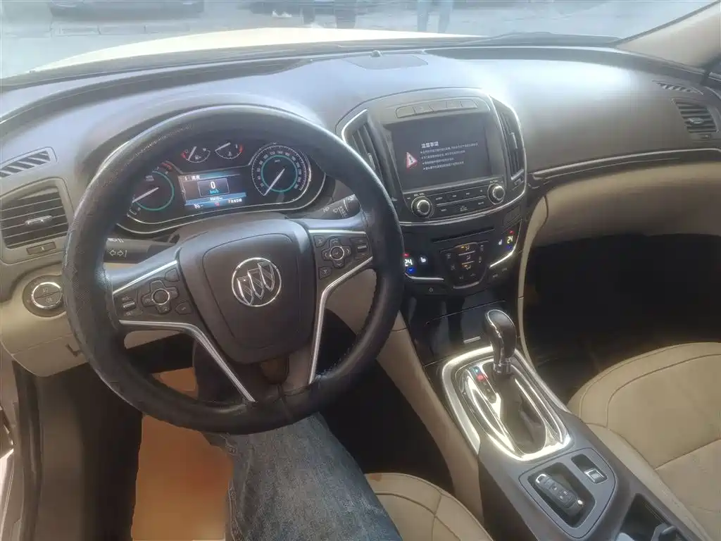 Buick Regal 2015 2.0L Elite Fashion Model фото 6