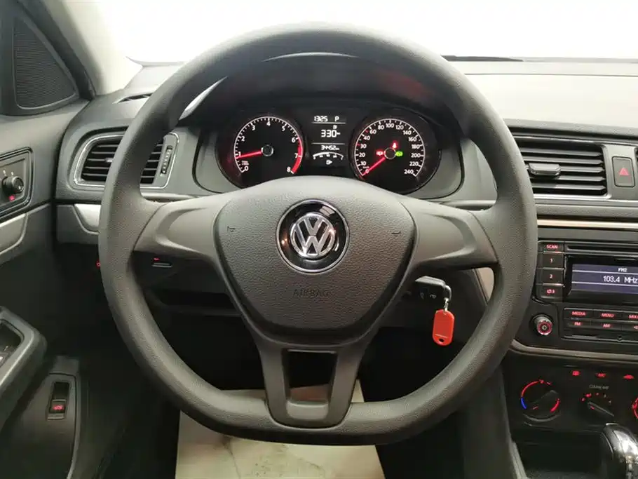 Volkswagen Lavida 2017 1.6L Automatic Trend Edition фото 15