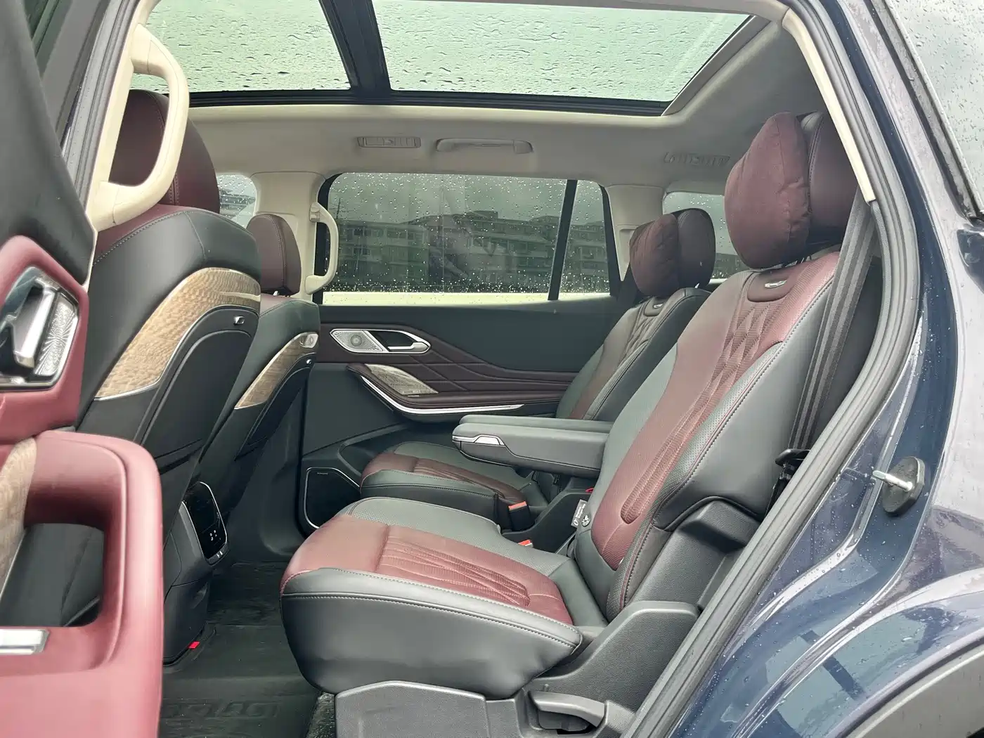 Hongqi HS7 2023 2023 2.0T Automatic 4WD Flag Leader Edition (6-seater)