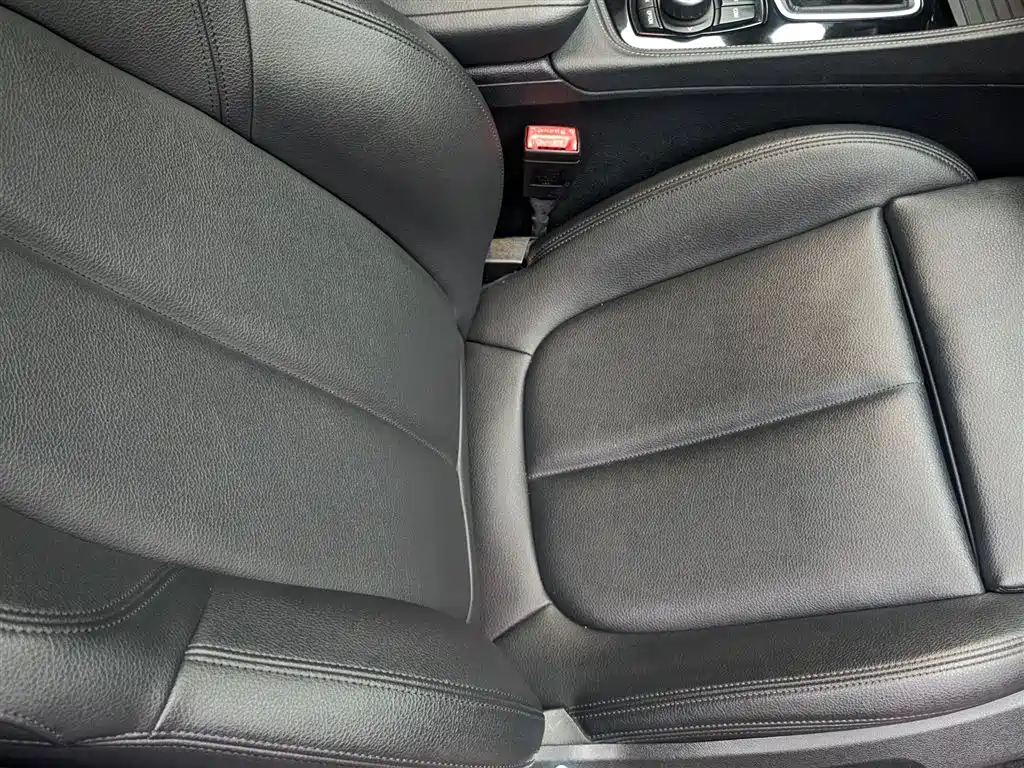 BMW 1 Series 2018 118i Sport Edition фото 19