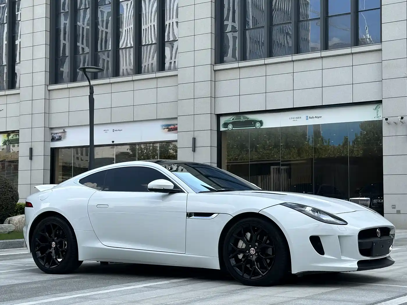 Фото 3 - Jaguar F-TYPE