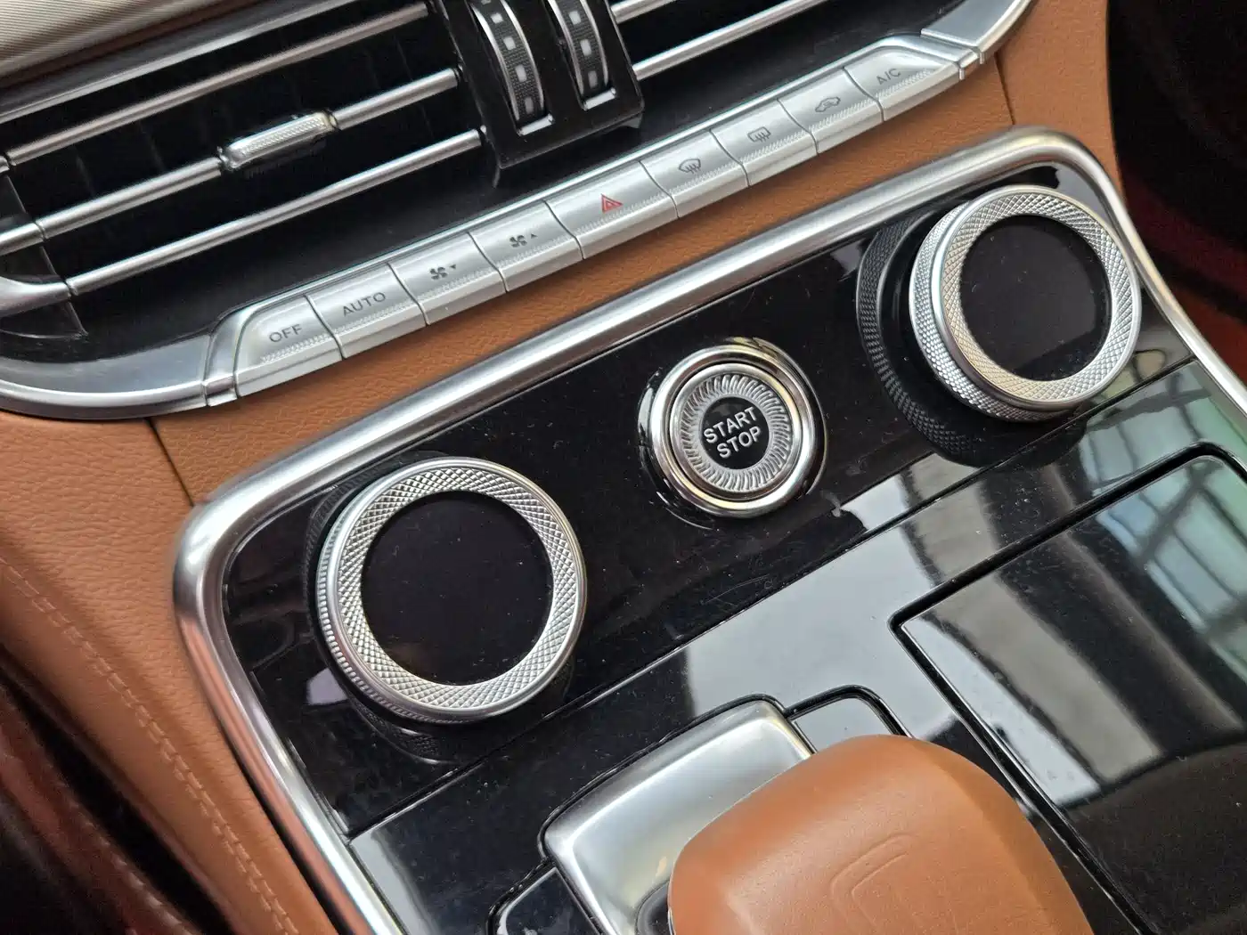 Hongqi H9 2020 2.0T Smart Connection Qi Xiang Edition фото 17