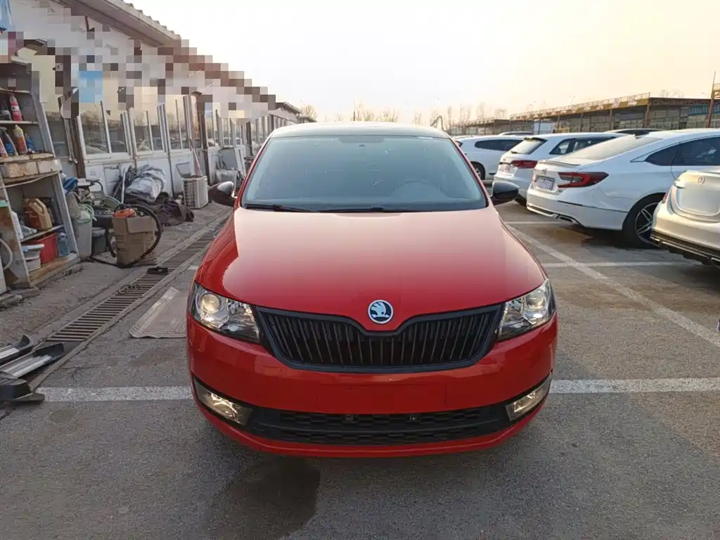 Škoda Skoda Rapid Spaceback 2016 1.6L Automatic Smart Edition фото 3