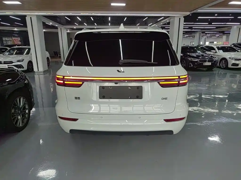 Фото 6 - Li Auto Li ONE