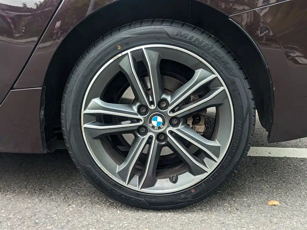 BMW 1 Series 2018 118i Sport Edition фото 6