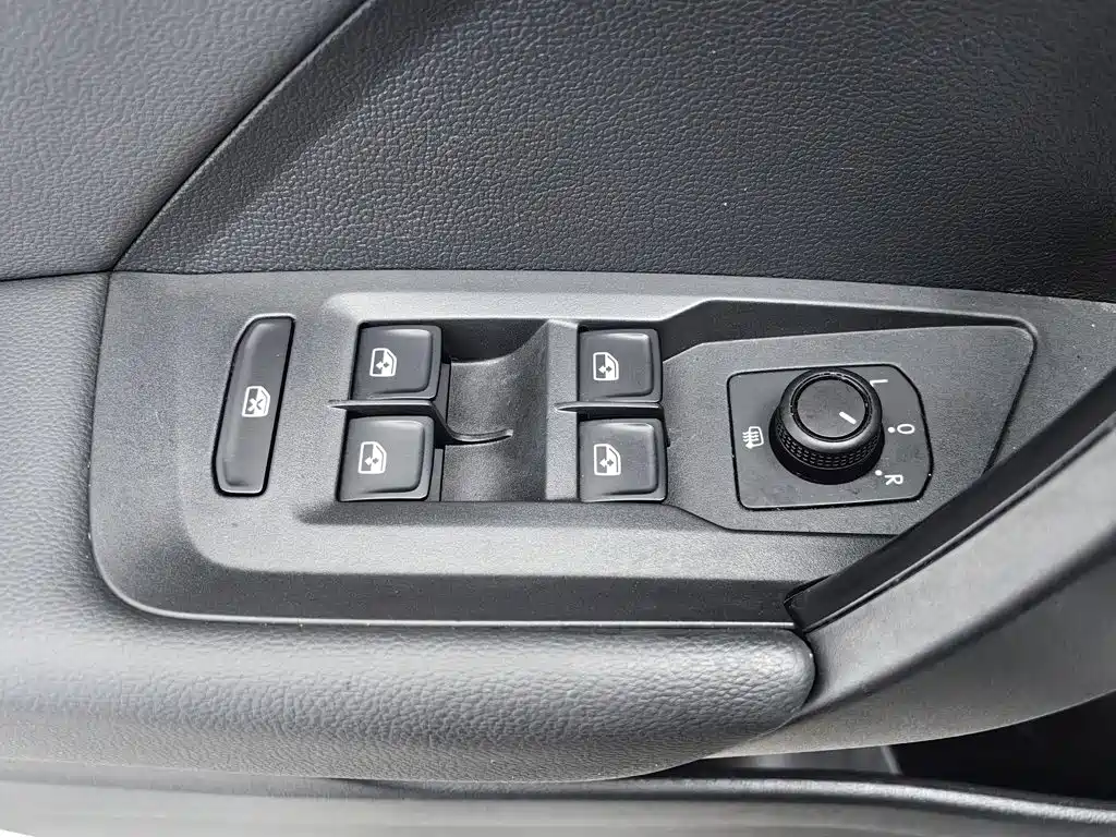 Фото 9 - Volkswagen Tharu