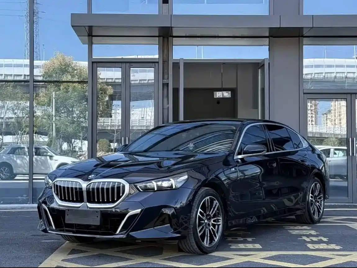 BMW 5 Series 2024 530Li Leading M Sport Package