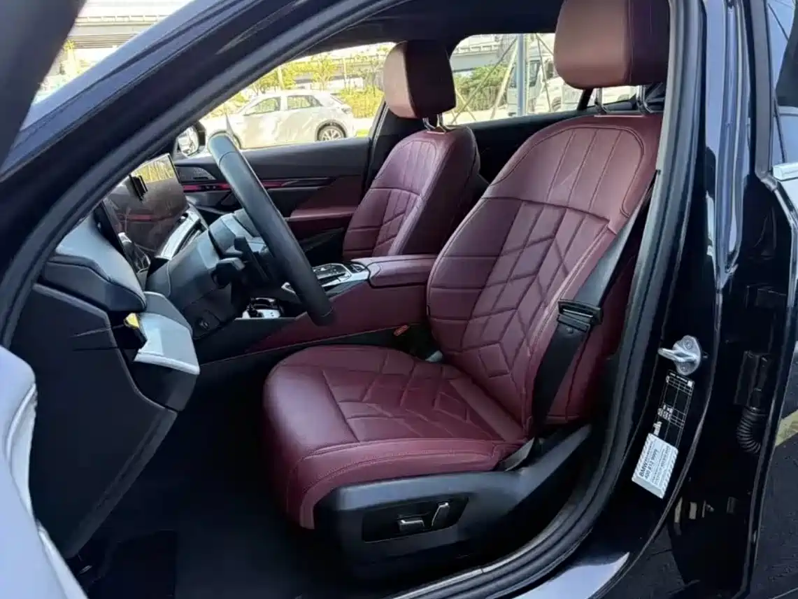 BMW 5 Series 2024 530Li Leading M Sport Package фото 4
