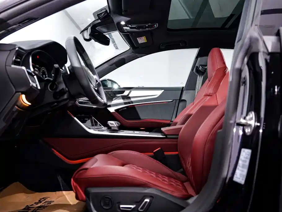 Фото 23 - Audi A7L